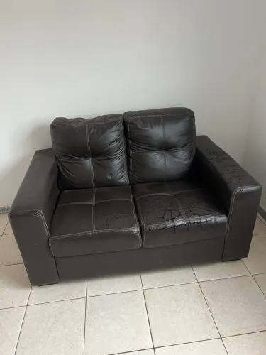 Sofá de 2 lugares. 200$
