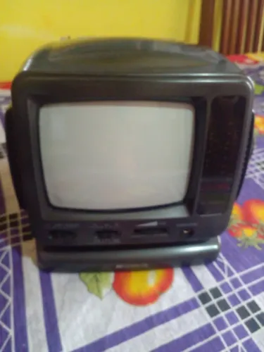 Mini tv 5 polegadas funcionando perfeitamente