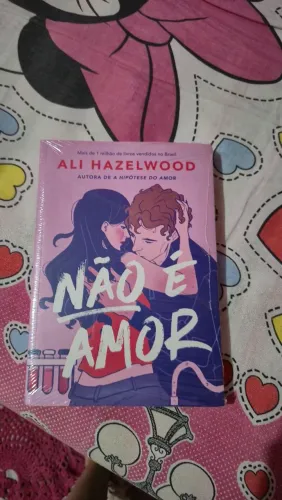 Livro "Não é amor"