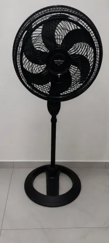 Ventilador Britânia com DEFEITO (Fala no Whatsapp) 