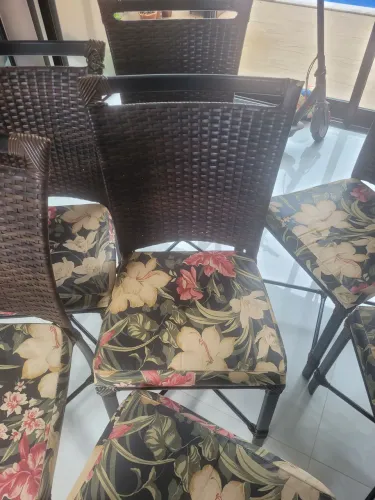 8 Cadeiras de varanda ou área gourmet 150,00 cada uma