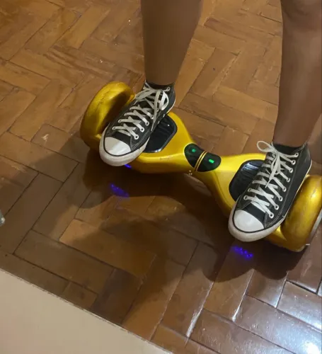 Hoverboard dourado