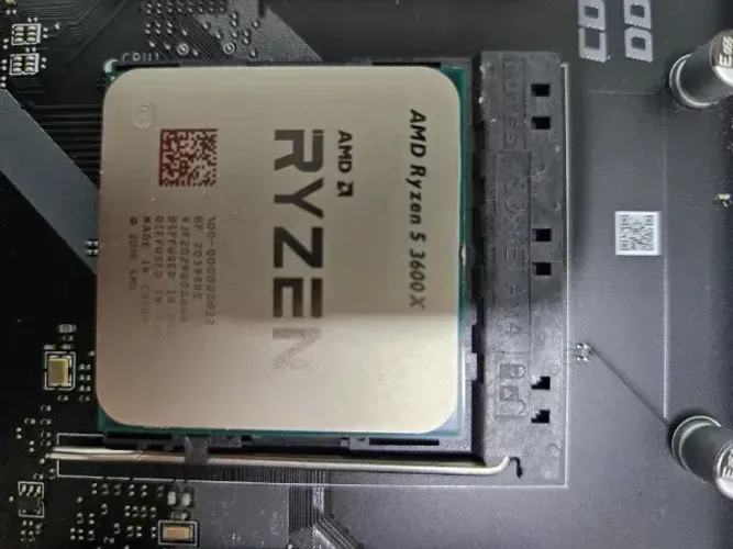 AMD Ryzen 5 3600X - Excelente Estado