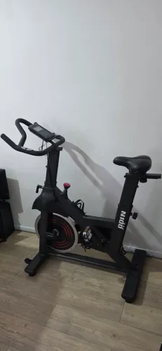 Bicicleta Ergométrica Spinning Odin Fit PACE5000 13kg - Preta e Vermelha