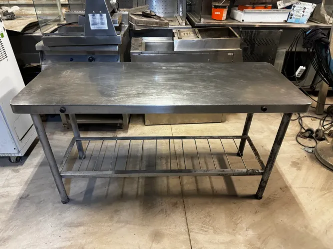Bancada industrial em inox - com grade 1,50 M