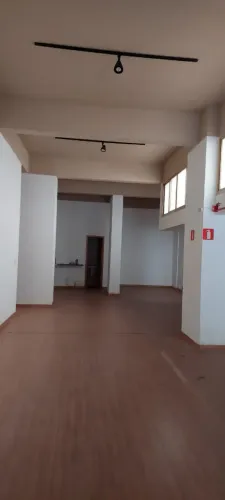 Ponto comercial/Loja/Box para aluguel possui 130 metros quadrados