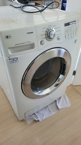 Lava e Seca (com defeito) LG TROMM 10.5kg WD-12311RD