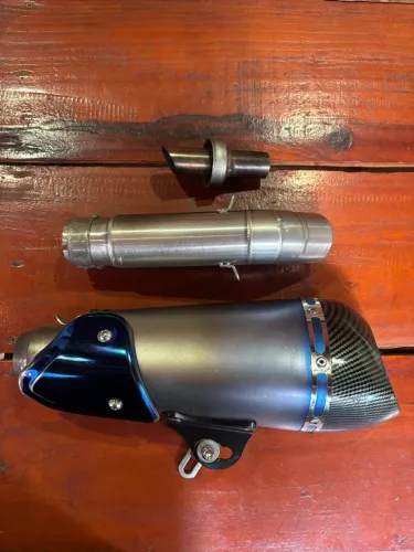 Escapamento yoshimura GSX 750