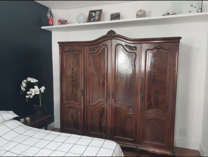 Guarda roupa casal em jacaranda antigo