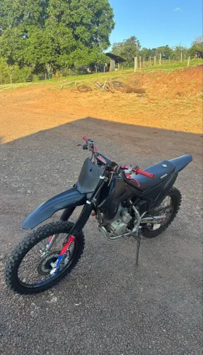 Crf 230 2015 moto top só pegar e andar valor: 15.000