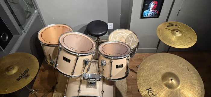 Bateria Mapex Venus Series Completa com Pratos e Banco - Florianópolis (Retirada)