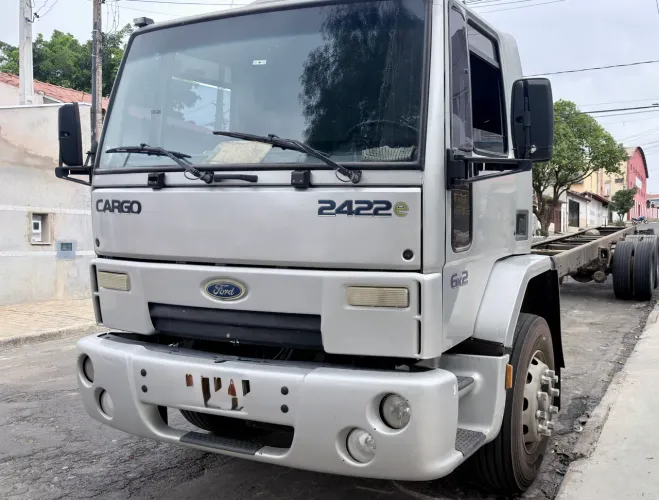 Ford Cargo 2422E 2011 - Segundo dono - Conservado - Revisado - Abaixo da tabela