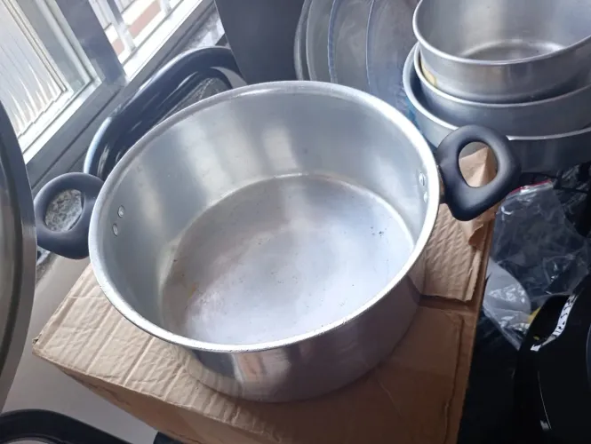 Panela em alumínio tamanho 25