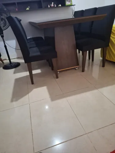 Mesa com cadeiras
