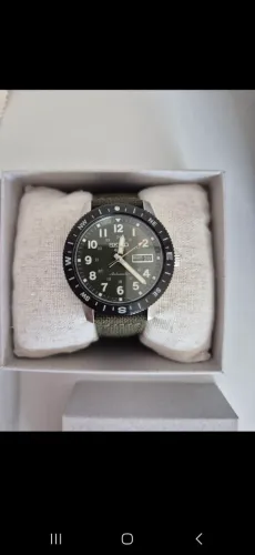 Seiko 5 Field
