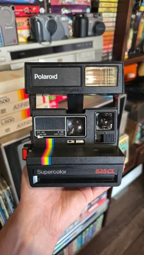 Câmera Antiga Polaroid Supercolor 635CL Analógica Anos 80 na Caixa com Manuais
