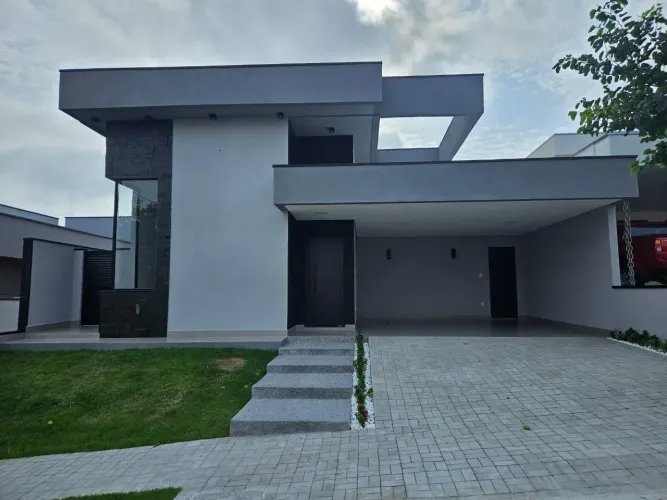 Linda Casa em Condomínio Fechado  Moderna e Completa!