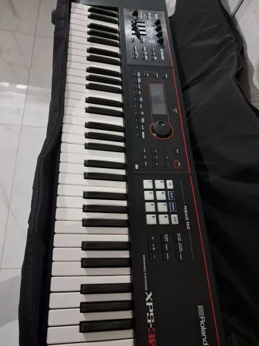 Vendo um teclado roland xps30 leia a descricao