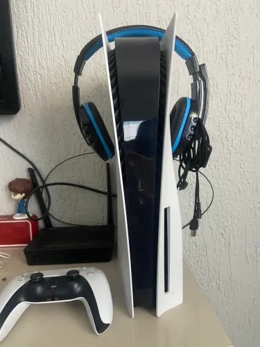 PS5 fat 825gb com leitor de disco + fone de ouvido gamer