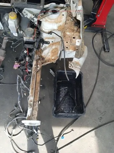 Meia Caixa De Roda Longarina Lado Esquerdo Fiat Bravo 2013 
