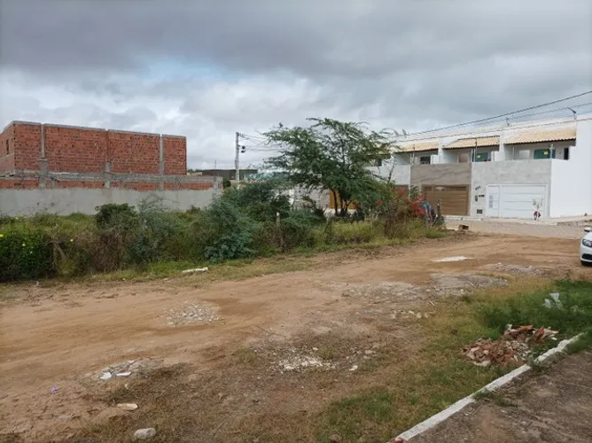 TERRENO À VENDA NO BAIRRO COUNTRY CLUB.