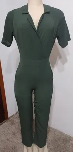 lindo macacão verde escuro - tamanho m