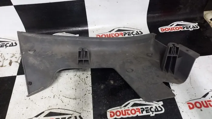 Moldura Lateral Tampao Tras Esquerdo Corsa