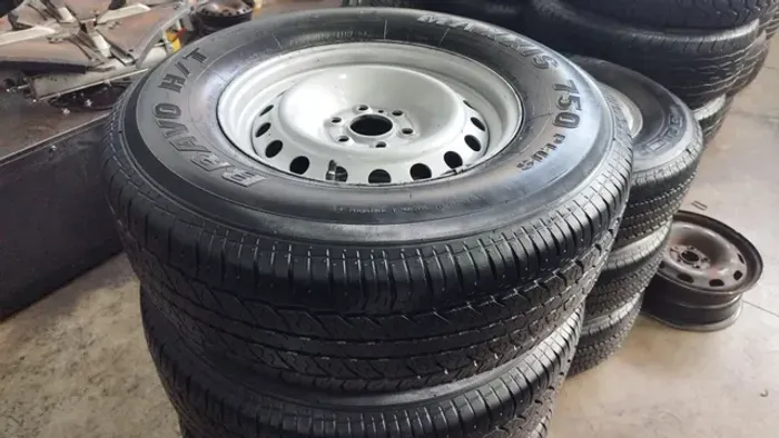 ESTEPE NISSAN FRONTIER ARO 16" C/ PNEU SEMINOVO