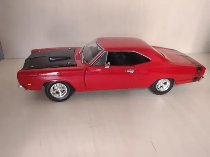 Miniatura Dodge Coronet Super Bee 1969 1/24 (21 cm.) - Vermelho