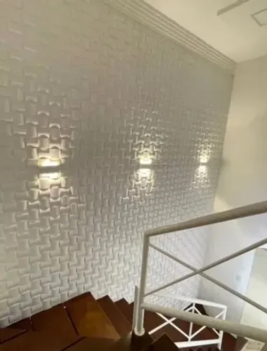 Cada á  venda no condomínio Claud monet. Próximo ao centro da cidade. 
