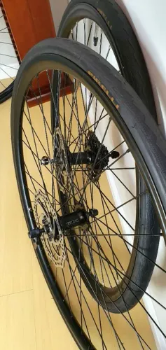 Par de rodas GTA disc 700 speed