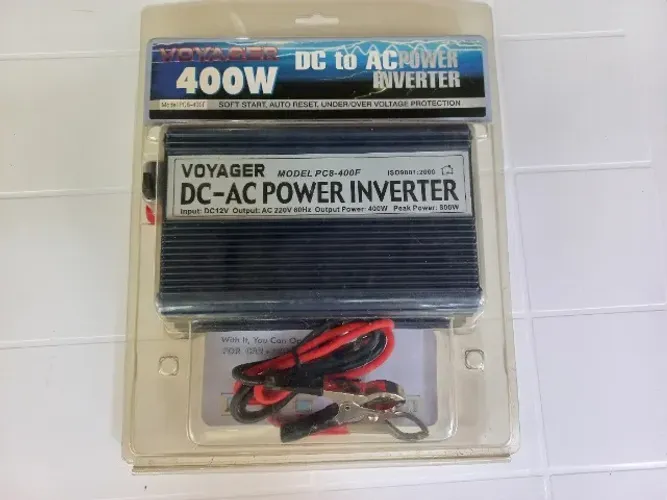 Inversor de tensão de 12V para 220V 400 watts.