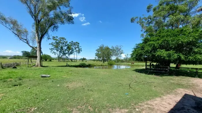 Sitio de 2 hectares com açude