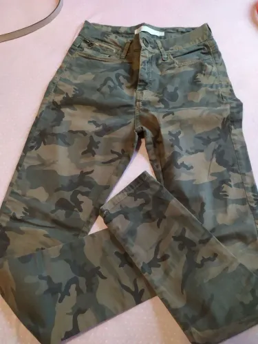 Calça camuflada 36