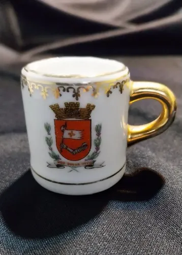 Pequena caneca em porcelana Mauá, vintage, retrô, colecionismo,  decoração...