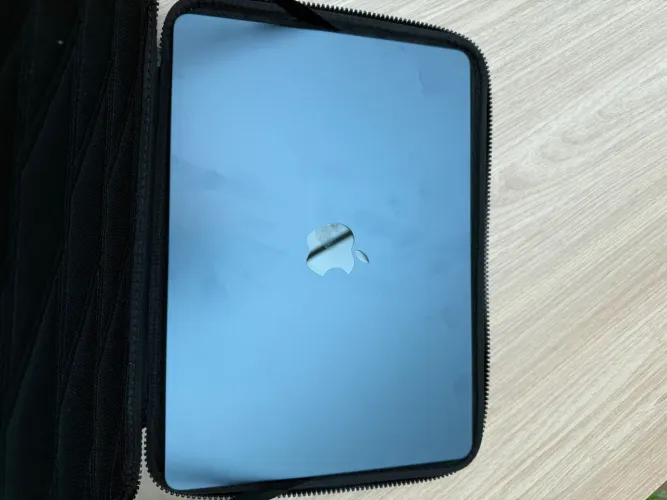 Mac book pro m3 512 gb