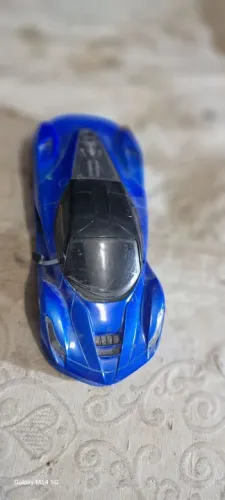 Carrinho de corrida de brinquedo