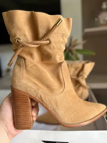 Bota couro Schutz