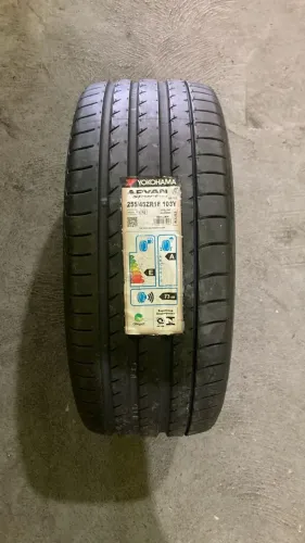 PNEU YOKOHAMA ADVAN SPORT V105 255/45 ZR18 103Y (PROMOÇÃO)