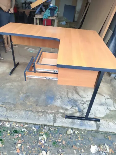 mesa mdf duas gavetas com chave