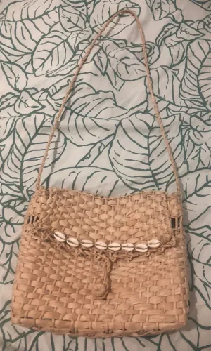 Bolsa transversal de palha