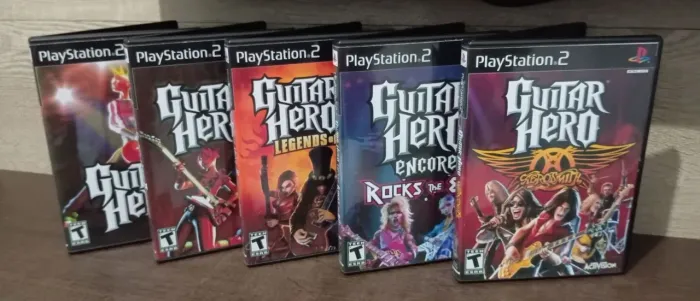 Coleção Guitar Hero Ps2 (REPRÔ) - Leia