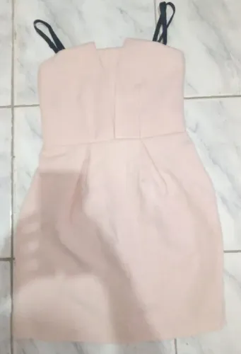 Vestido Rosa curto com Decote V