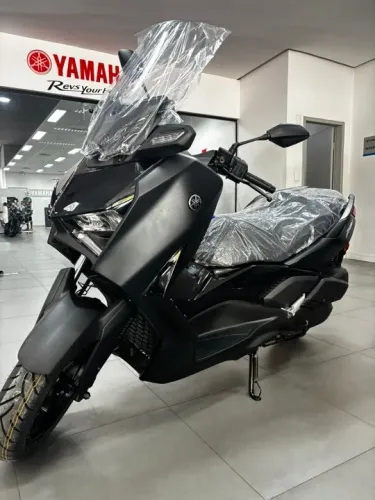 XMAX 2025 - Aceitamos sua usada na troca / Melhor negociação à vista / cartão até 36x