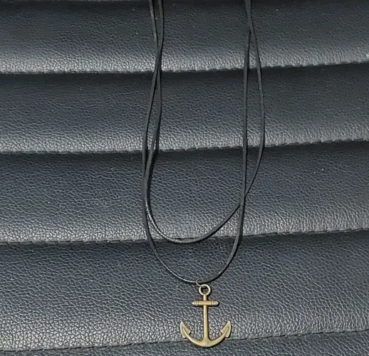 Colar Âncora- Cordão - Cores: Preto e Bronze 