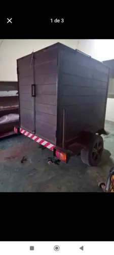 Vende-se carretinha baú 