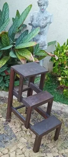 Mini Escada em Madeira Rústica para Interior Dolar