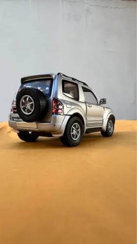 Miniatura Mitsubishi Pajero - Colecionador