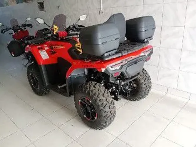 Quadriciclo Cforce 520