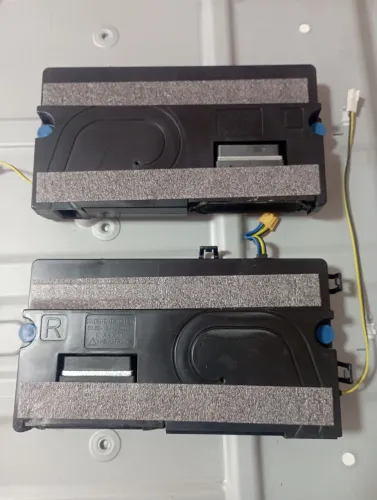 Alto-falantes TV Samsung 55" UN55TU8000G ***